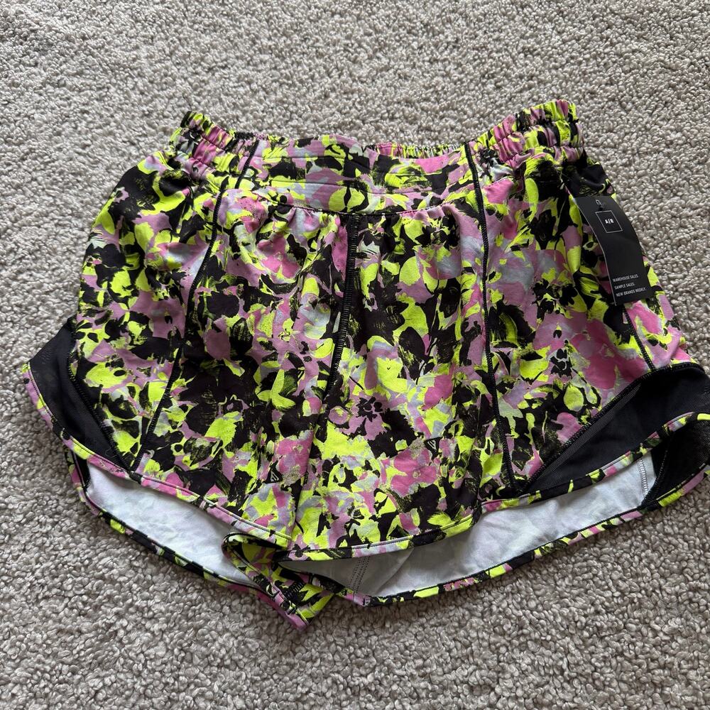 Lululemon Hotty Hot Short II Long 4" Inflected Highlight Yellow Multi/Black Sz 6